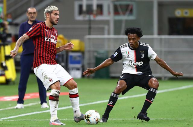 开云体育网址-意甲焦点大战“靠边站”?边路对位更胜C罗PK伊布